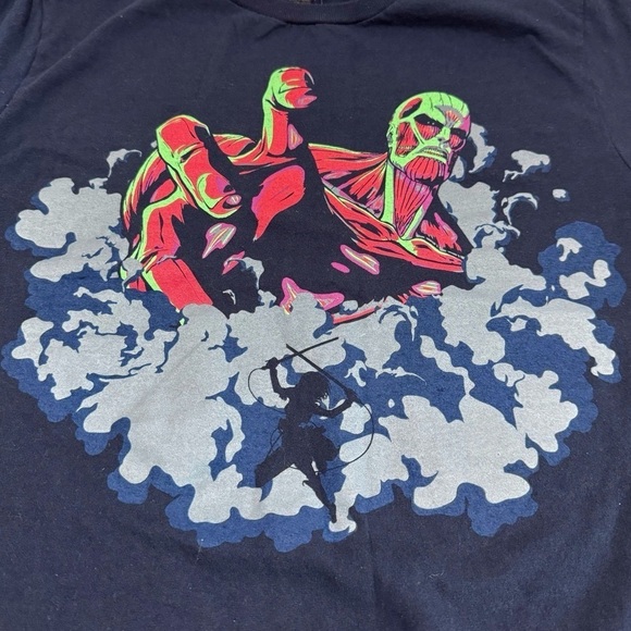 Attack on Titan Season 2 Lootcrate Anime Tee Graphic Tee Shirt Small - Picture 4 of 6